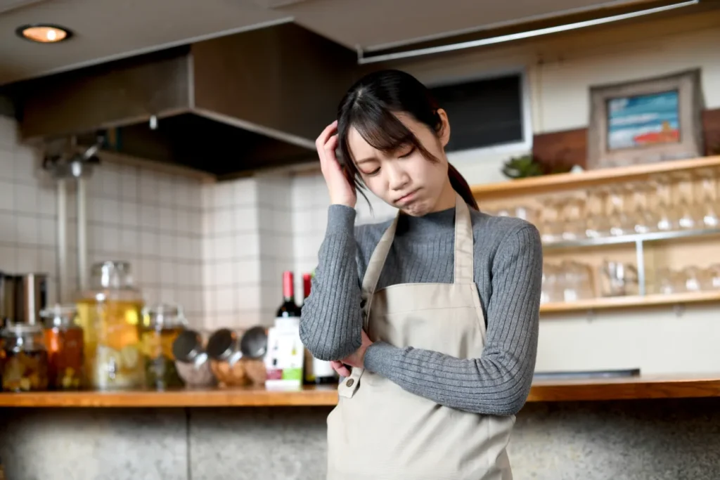 飲食バイトを辞めたいのに言い出せない心の重圧