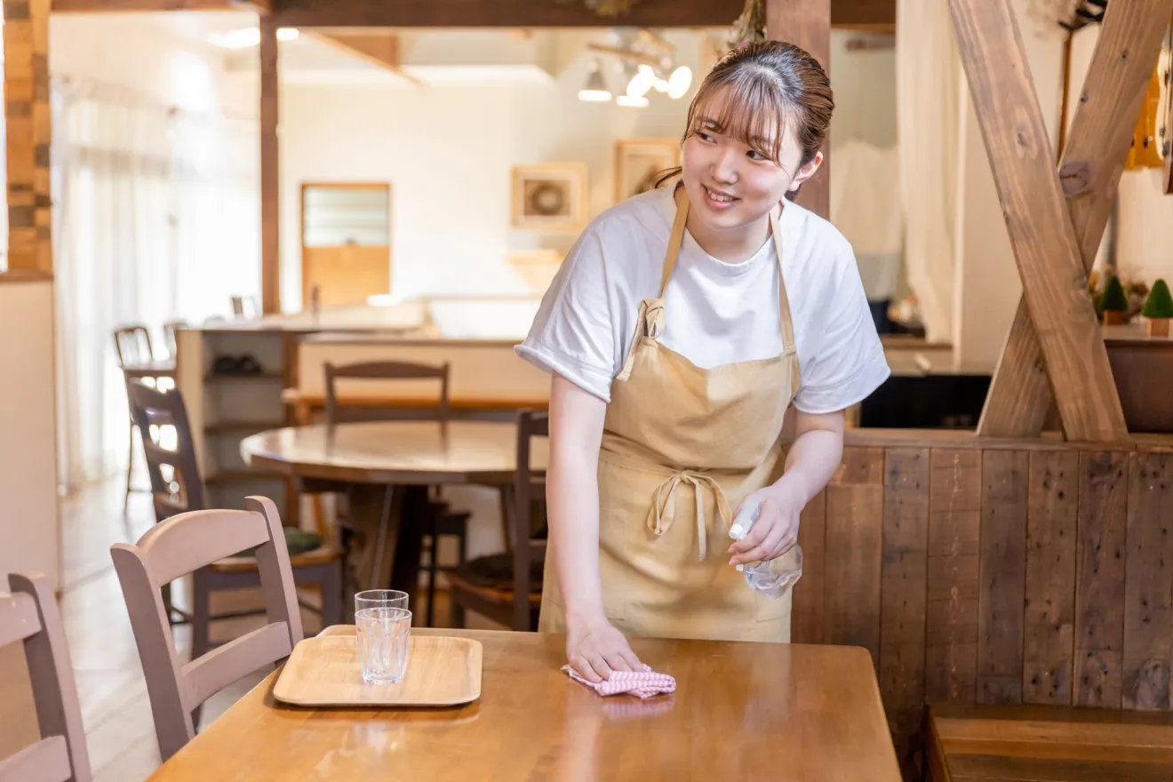 年下の先輩スタッフと良好な関係を築く5つのコツ